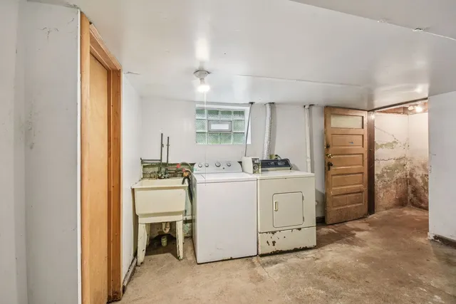 $250,000 | 610 Bluff Street, Waukegan, IL 60085