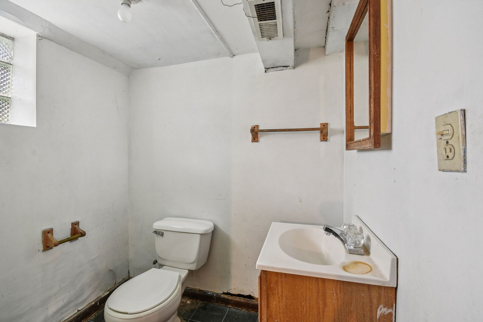 610 Bluff Street Waukegan, IL 60085 - Photo 30 of 31