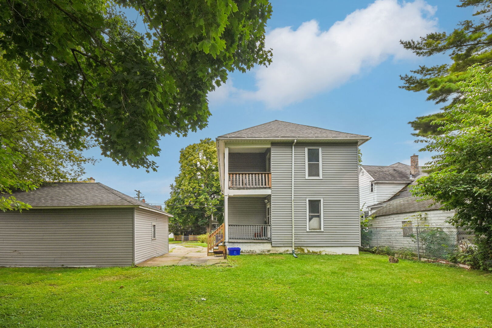 610 Bluff Street Waukegan, IL 60085 - Photo 3 of 31