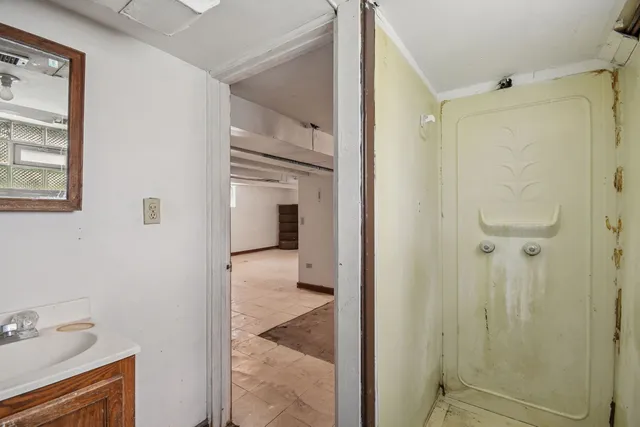 $250,000 | 610 Bluff Street, Waukegan, IL 60085