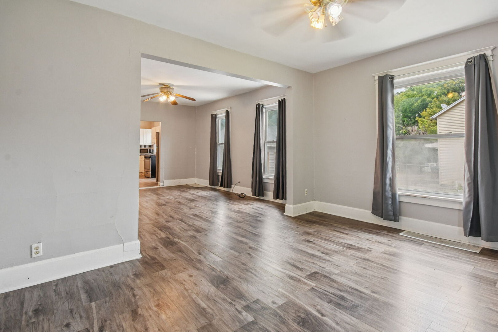 610 Bluff Street Waukegan, IL 60085 - Photo 5 of 31