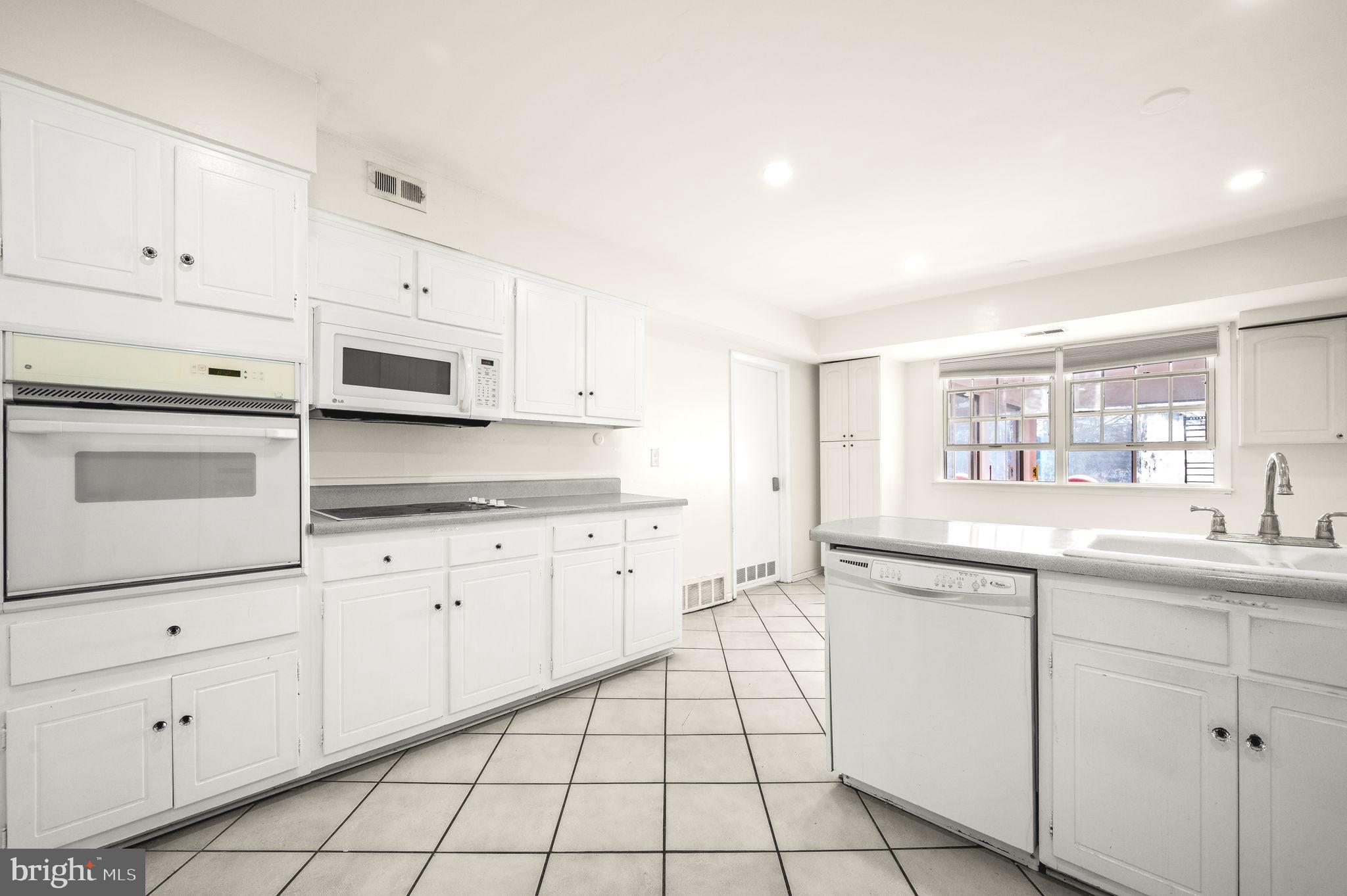 909 Capitol Road Norristown, PA 19403 - Photo 8 of 31 Gallery Image 8
