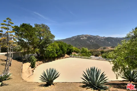 $2,495,000 | 25700 Mulholland Highway, Calabasas, CA 91302