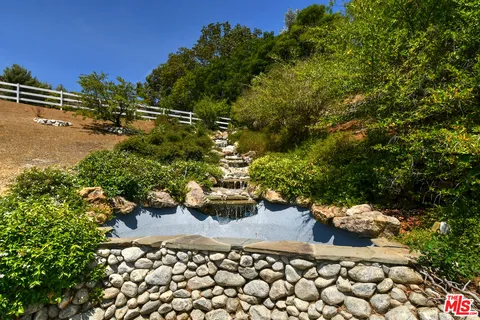 $2,495,000 | 25700 Mulholland Highway, Calabasas, CA 91302