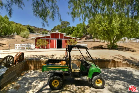 $2,495,000 | 25700 Mulholland Highway, Calabasas, CA 91302