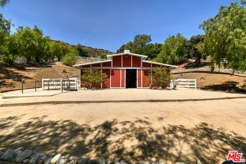 $2,495,000 | 25700 Mulholland Highway, Calabasas, CA 91302