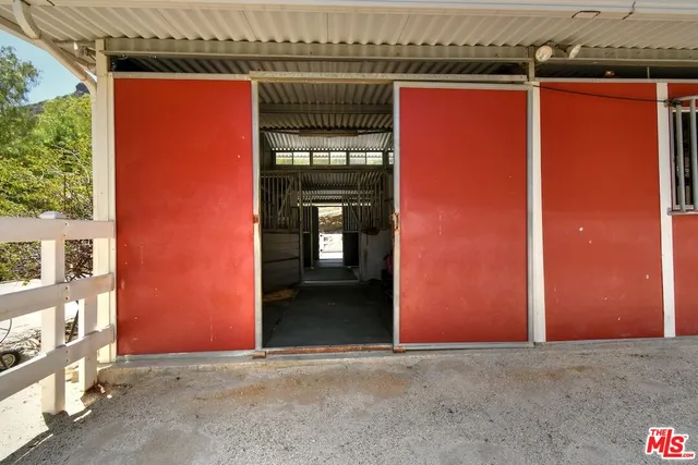 $2,495,000 | 25700 Mulholland Highway, Calabasas, CA 91302