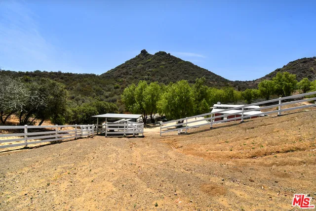 $2,495,000 | 25700 Mulholland Highway, Calabasas, CA 91302