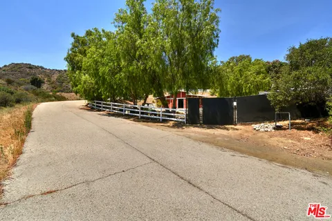 $2,495,000 | 25700 Mulholland Highway, Calabasas, CA 91302