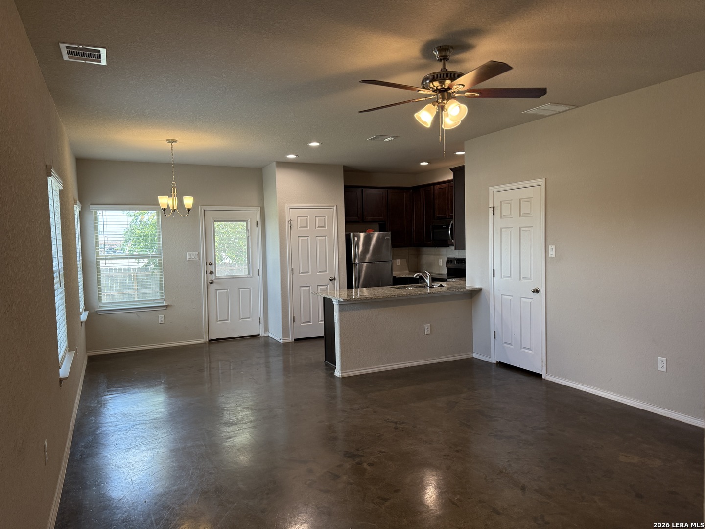 1139 Renee Way Seguin, TX 78155 - Photo 3 of 12