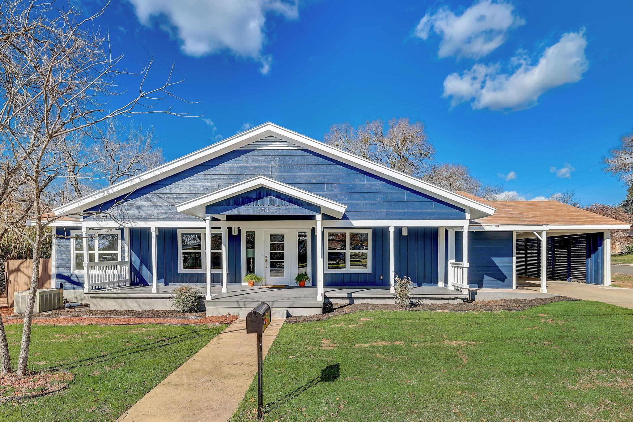 300 West Taggard Street Burnet, TX 78611 - Photo 1 of 1