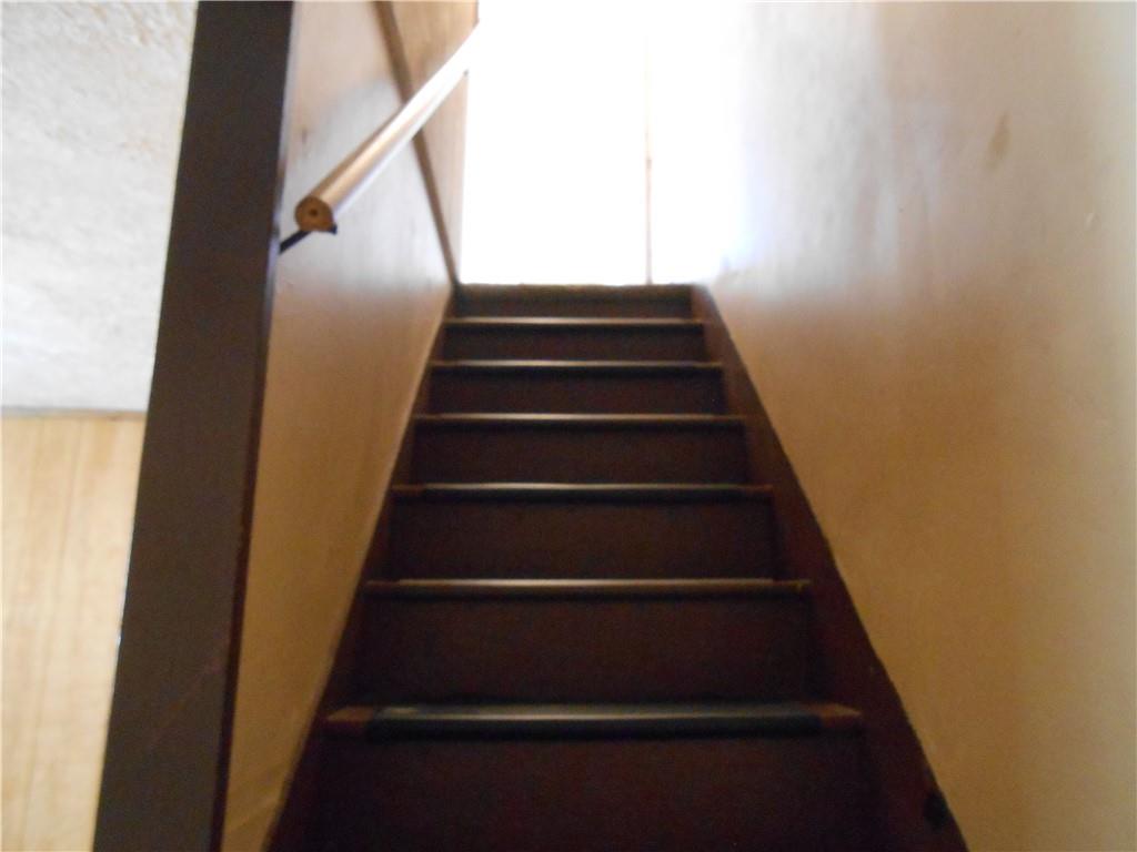 516 Oneida Street Monessen, PA 15062 - Photo 12 of 36 a view of entryway