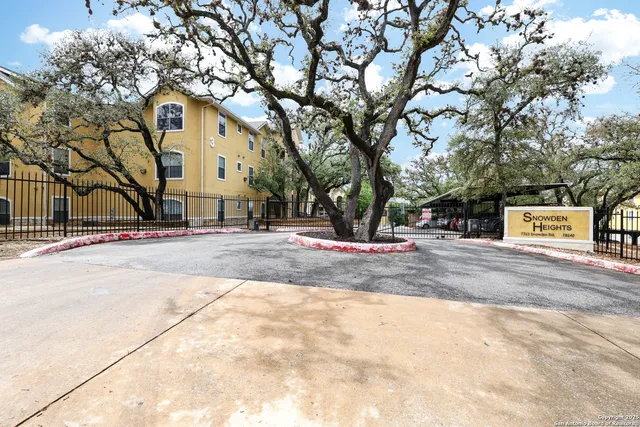 $1,295 | 7323 Snowden Road, Unit 3302, San Antonio, TX 78229