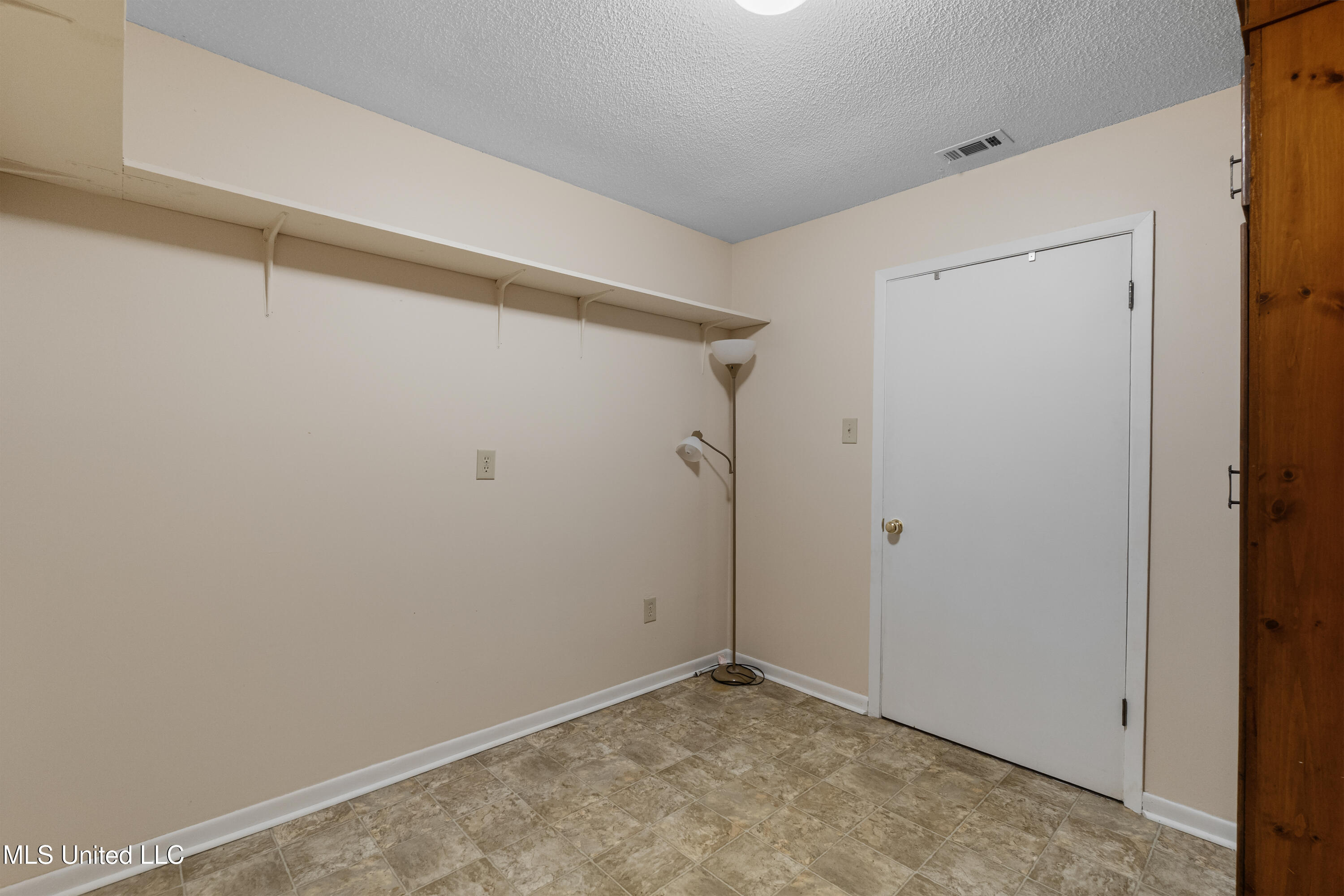 162 Jane Drive Lucedale, MS 39452 - Photo 15 of 38 Laundry 2