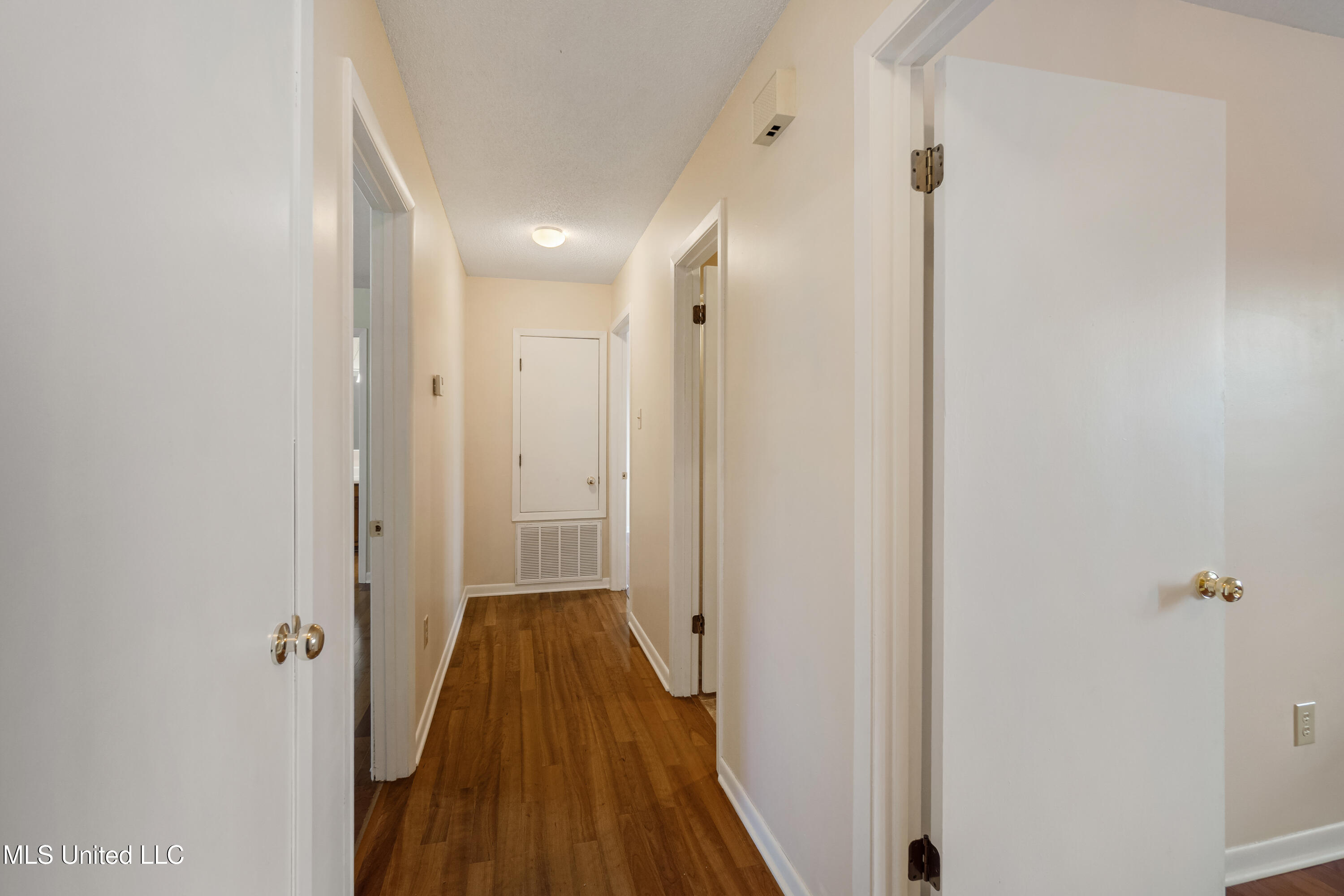 162 Jane Drive Lucedale, MS 39452 - Photo 16 of 38 Hallway