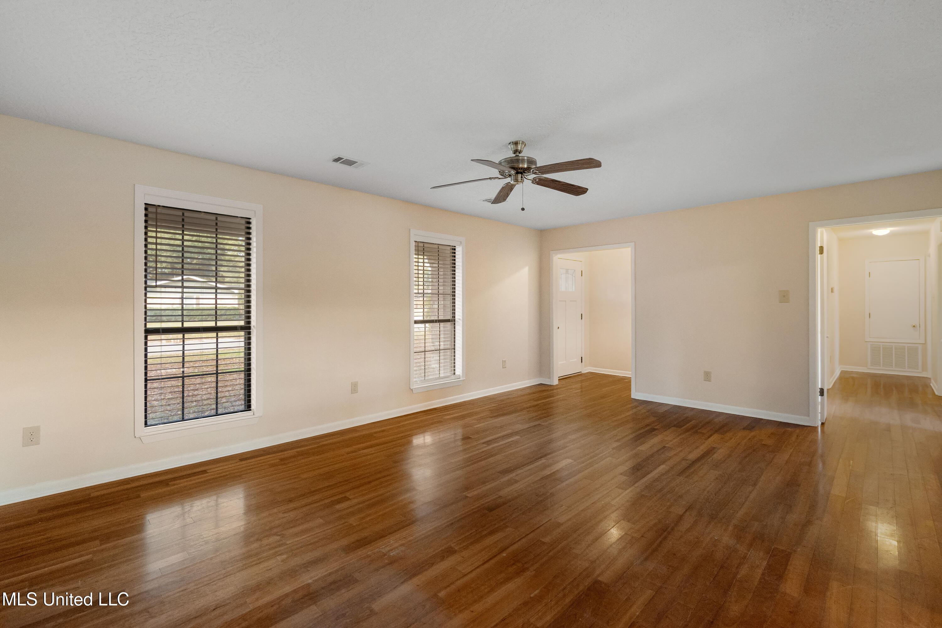 162 Jane Drive Lucedale, MS 39452 - Photo 8 of 38 Living 3