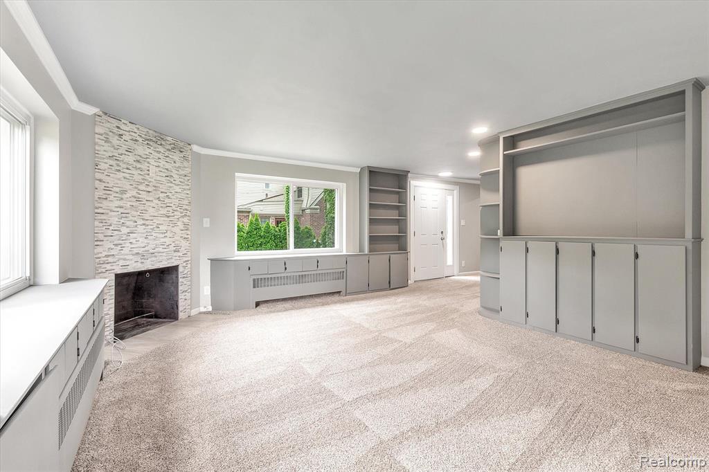 1058 Roslyn Road Grosse Pointe Woods, MI 48236 - Photo 14 of 43