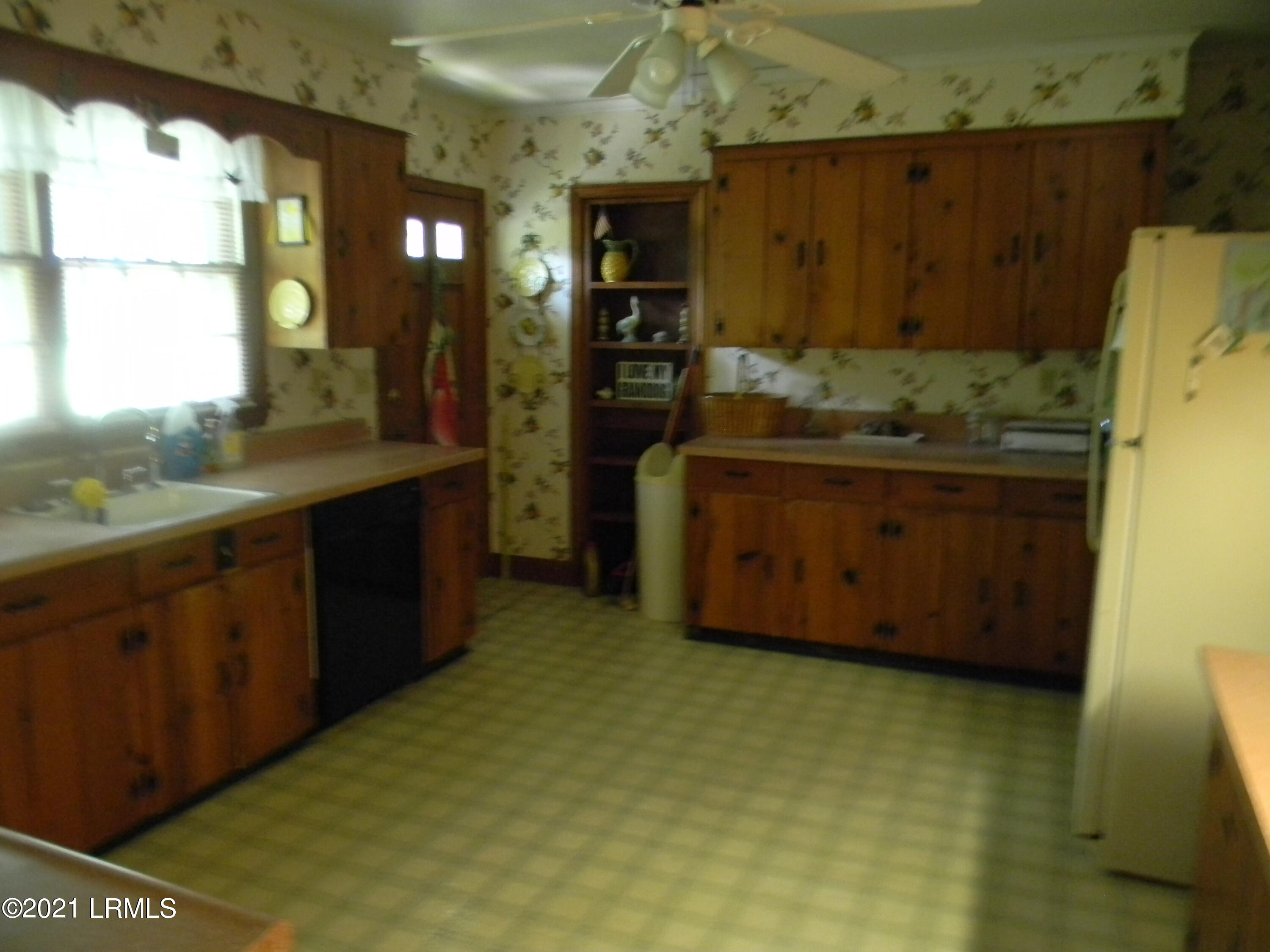 510 Willard St Extension Hampton, SC 29924 - Photo 2 of 8 157