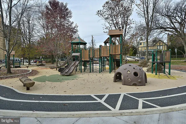 $345,000 | 3701 Connecticut Avenue Northwest, Unit 418, Washington, DC 20008