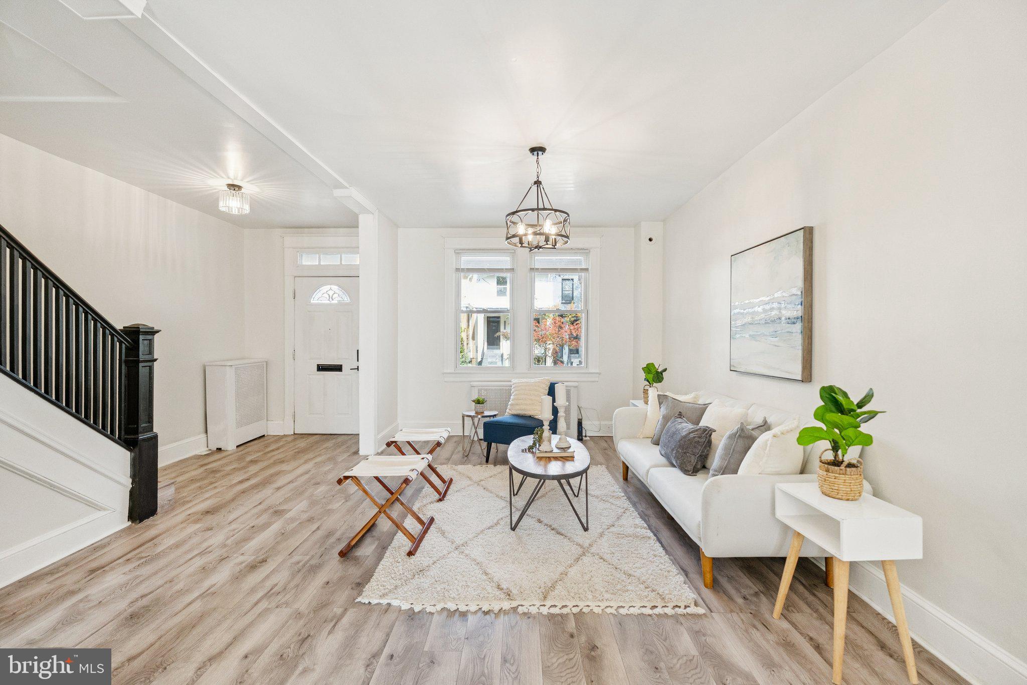 810 Marietta Place Northwest Washington, DC 20011 - Photo 3 of 40 Living Room/Entryway