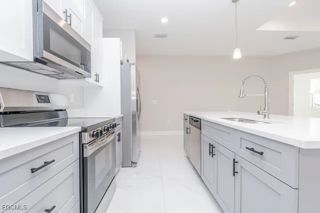 $2,000 | 4417 22nd Street Southwest, Lehigh Acres, FL 33973