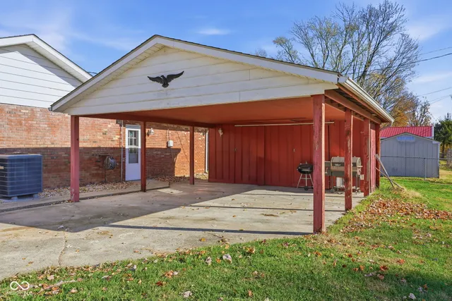 $239,900 | 8143 East Crescent Drive, Seymour, IN 47274