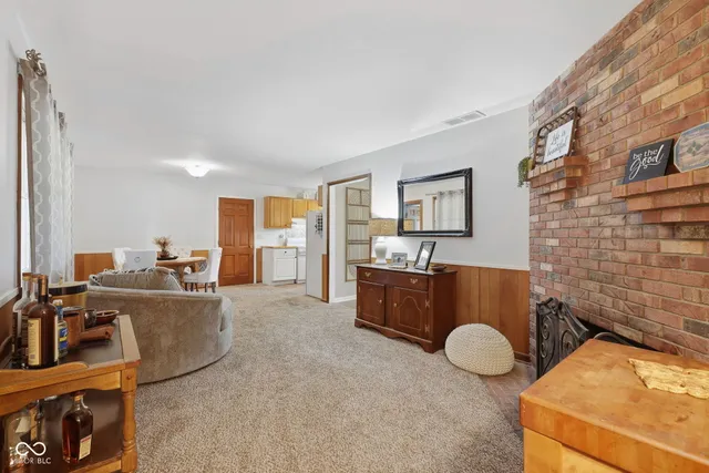 $239,900 | 8143 East Crescent Drive, Seymour, IN 47274