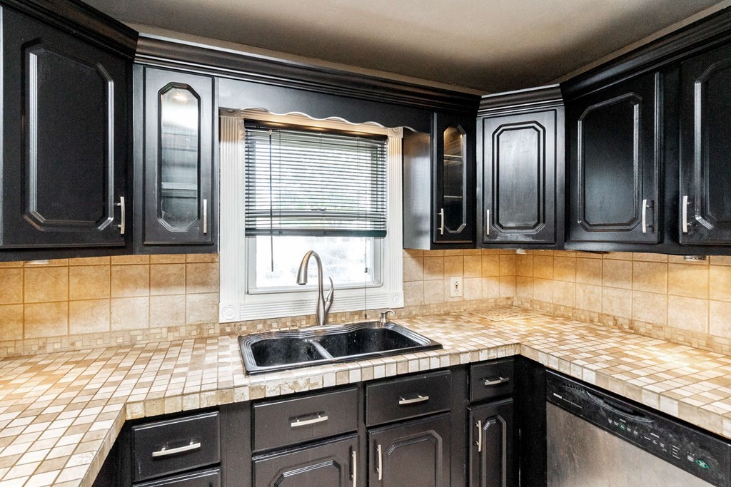 45 Chittick Road Boston, MA 02136 - Photo 9 of 35 Gallery Image 9