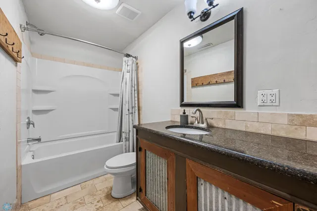 $795,000 | 11552 110th Street South, Sabin, MN 56580