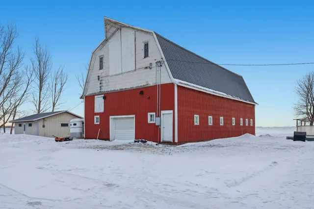 $795,000 | 11552 110th Street South, Sabin, MN 56580