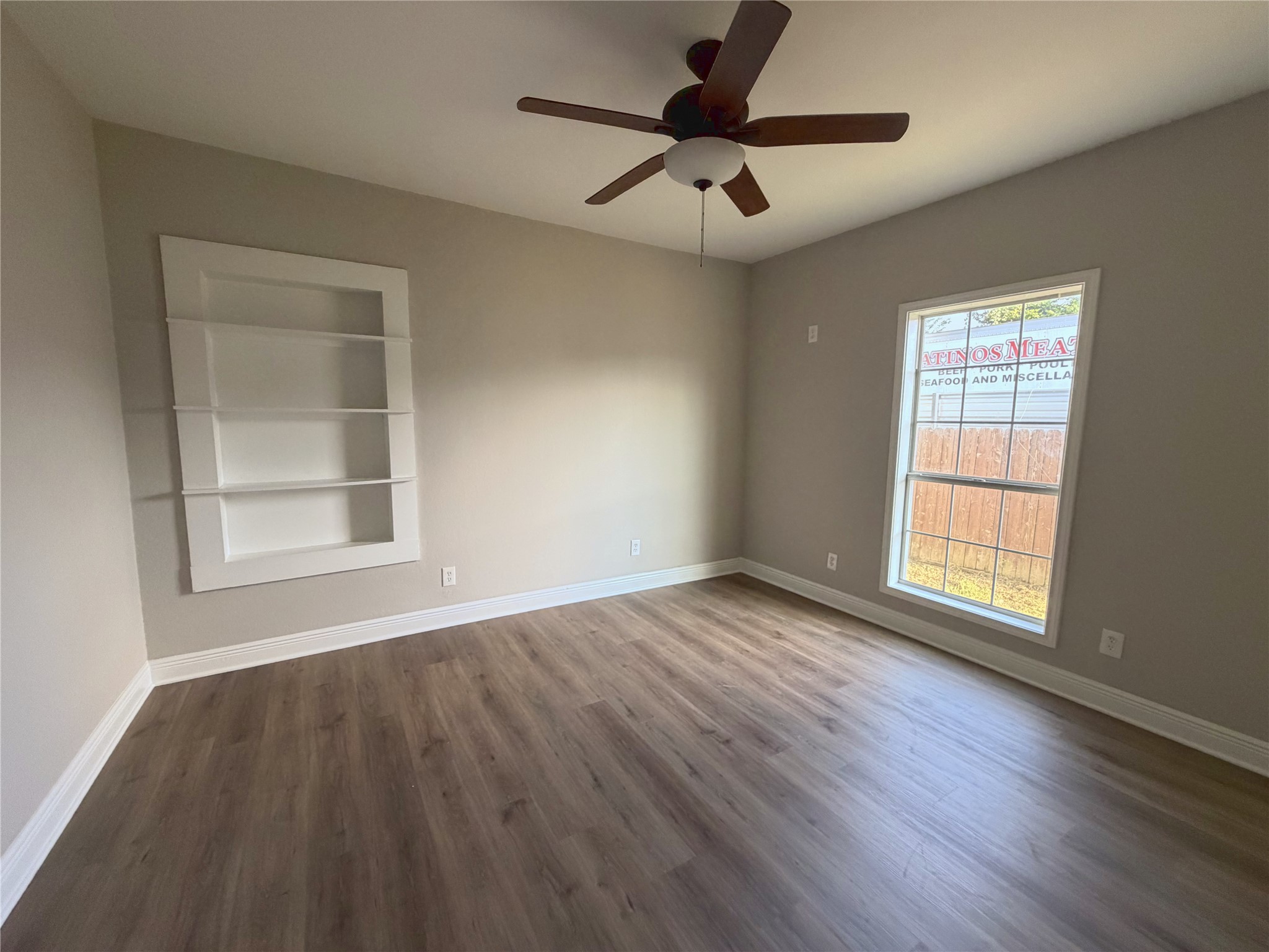 716 74th Street Houston, TX 77011 - Photo 2 of 13