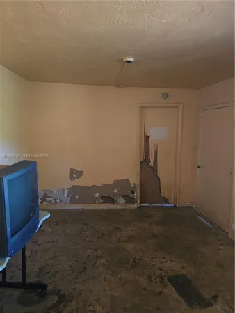 $450,000 | 2941 Northwest 210th Terrace, Miami Gardens, FL 33056