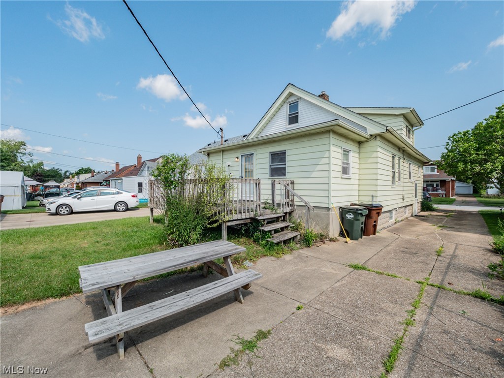 7913 Spring Garden Road Cleveland, OH 44129 - Photo 27 of 30