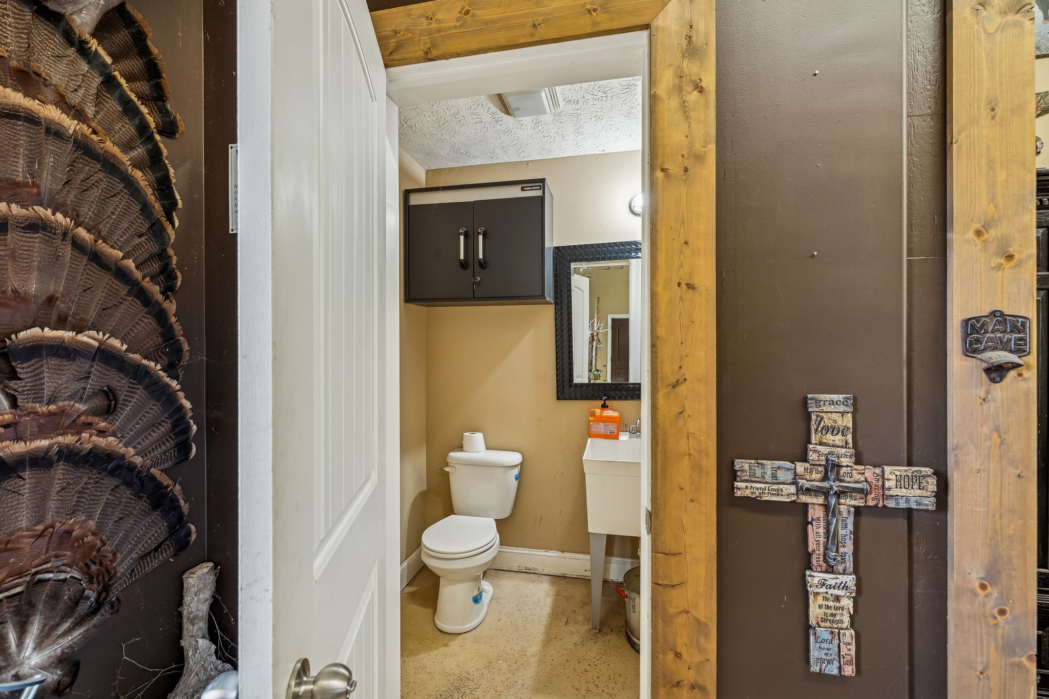 2845 Anes Station Road Lewisburg, TN 37091 - Photo 49 of 70 a bathroom with a toilet sink and mirror