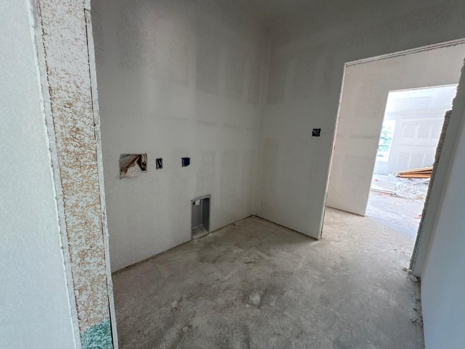 205 Oak Grv Way Springtown, TX 76082 - Photo 11 of 18 Gallery Image 11