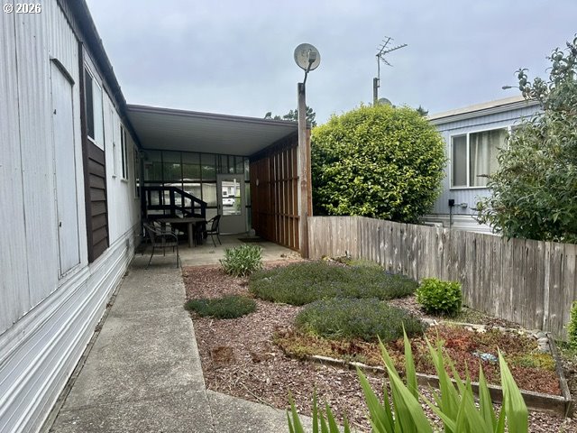 3760 Highway 101, Unit 18 Florence, OR 97439 - Photo 21 of 29 Yard