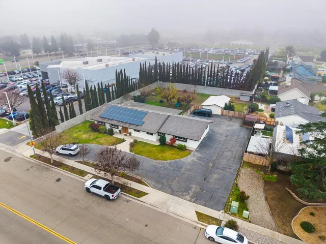 $899,999 | 351 North Peach Avenue, Clovis, CA 93612