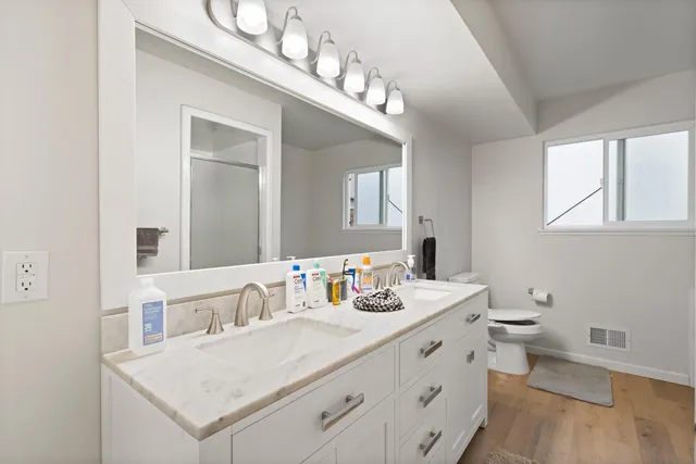 $899,999 | 351 North Peach Avenue, Clovis, CA 93612