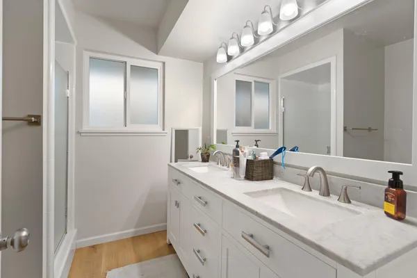 $869,000 | 351 North Peach Avenue, Clovis, CA 93612