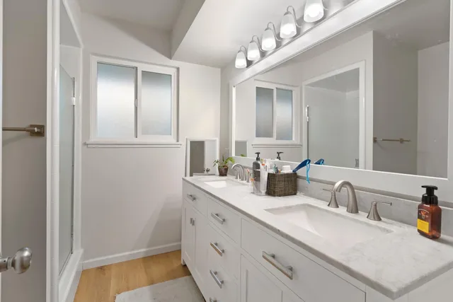 $899,999 | 351 North Peach Avenue, Clovis, CA 93612