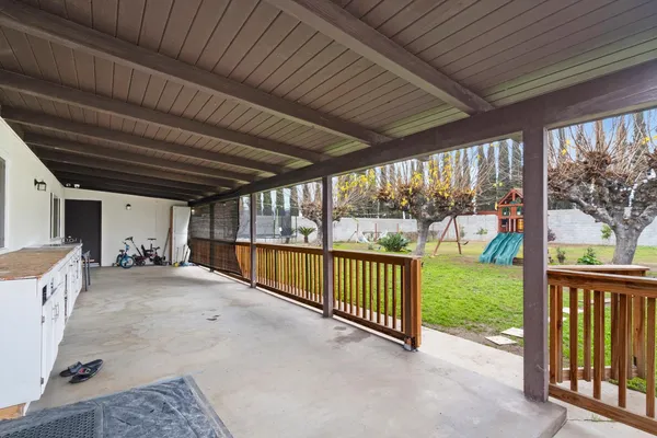 $869,000 | 351 North Peach Avenue, Clovis, CA 93612