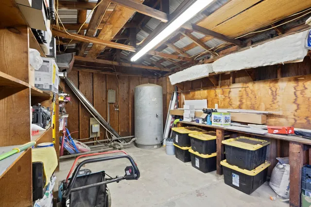 $899,999 | 351 North Peach Avenue, Clovis, CA 93612