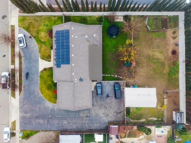 $899,999 | 351 North Peach Avenue, Clovis, CA 93612