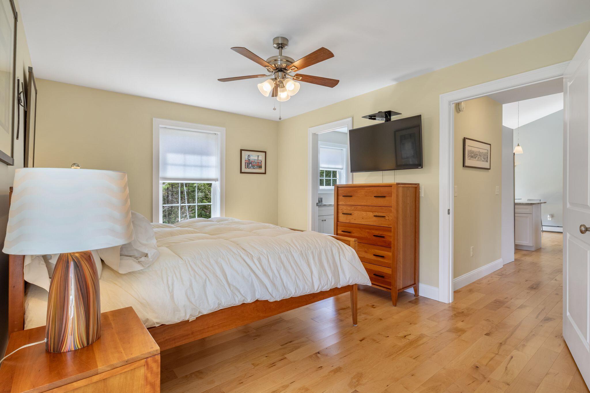 33 Meredith Drive Windham, ME 04062 - Photo 13 of 41 33_Meredith_Dr_058