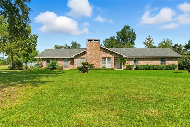 $275,000 | 3022 East Tank Farm Road, Lake Charles, LA 70607