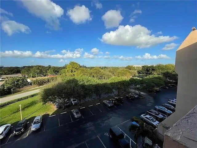 $2,100 | 3001 West Rolling Hills Circle, Unit 608, Davie, FL 33328