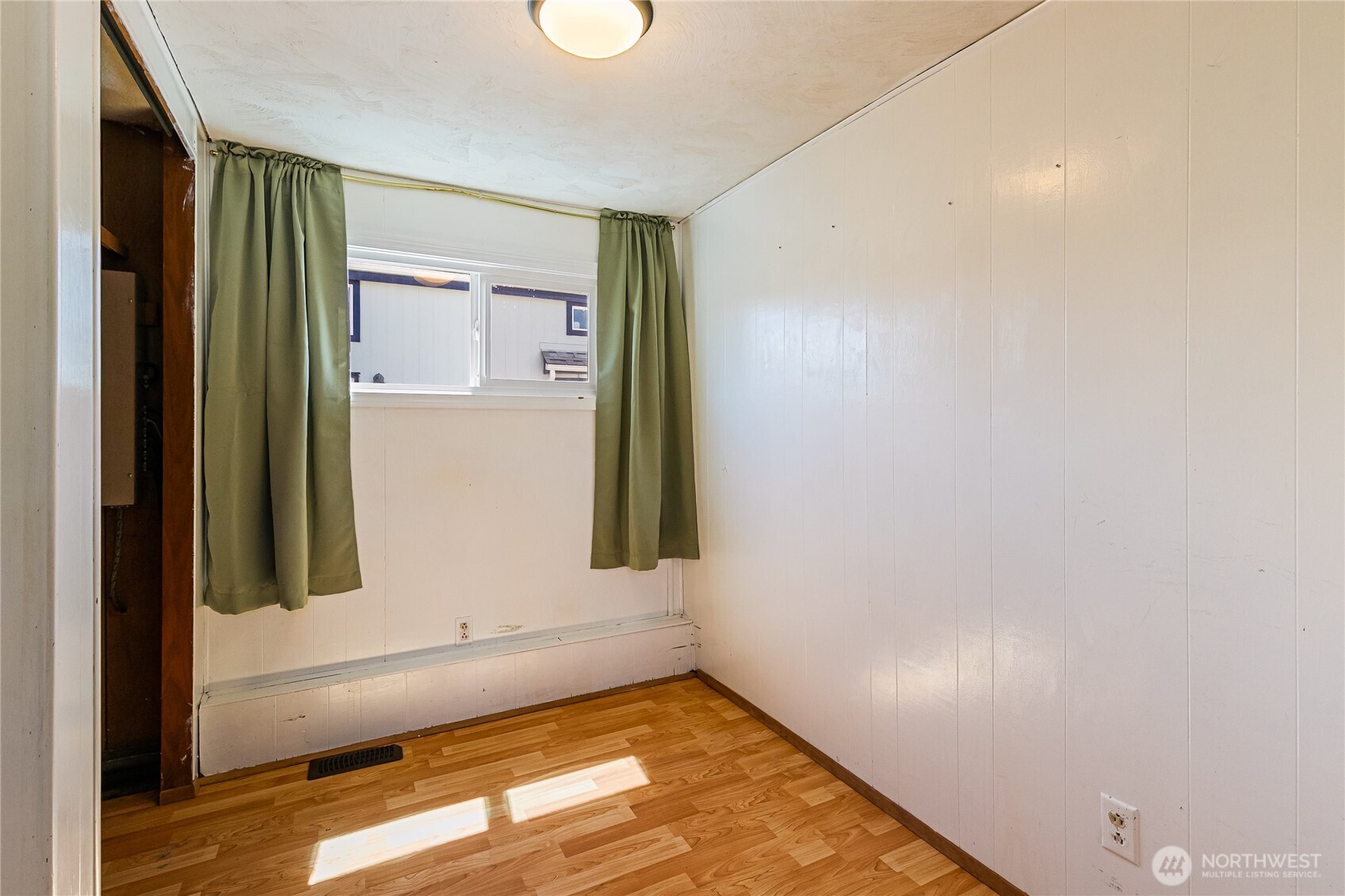 8080 Harborview Road, Unit 167 Blaine, WA 98230 - Photo 16 of 27 a view of an empty room