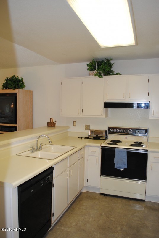 14300 West Bell Road, Unit 36 Surprise, AZ 85374 - Photo 6 of 14 Kitchen 2