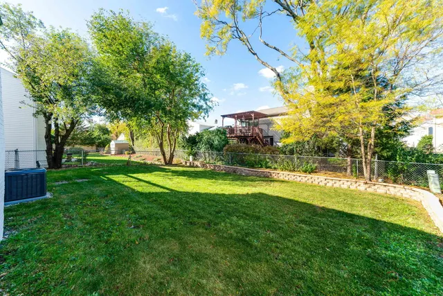 $699,900 | 112 Ironwood Court, Rolling Meadows, IL 60008