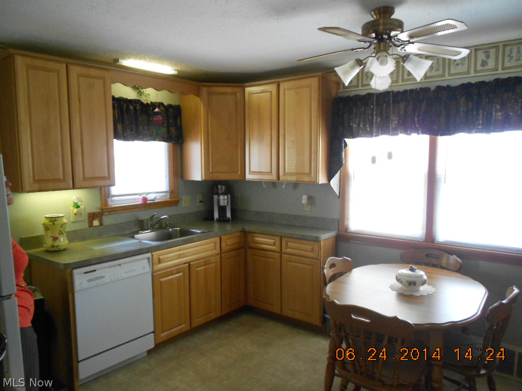 13280 Hathaway Road Cleveland, OH 44125 - Photo 2 of 19